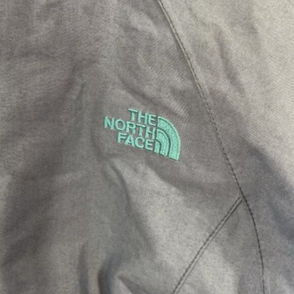 The North Face Women’s Hyvent 2.5l Jacket hooded zip size XS Gray/green zip - Picture 7 of 14